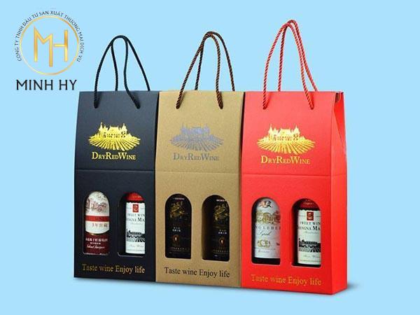in túi giấy đựng rượu vang